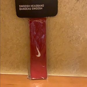 Nike unisex swoosh read headband in original package.